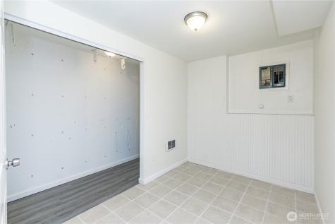 9439 11th Avenue SW Seattle WA 98106