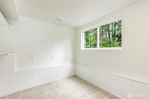 9439 11th Avenue SW Seattle WA 98106