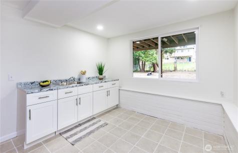9439 11th Avenue SW Seattle WA 98106