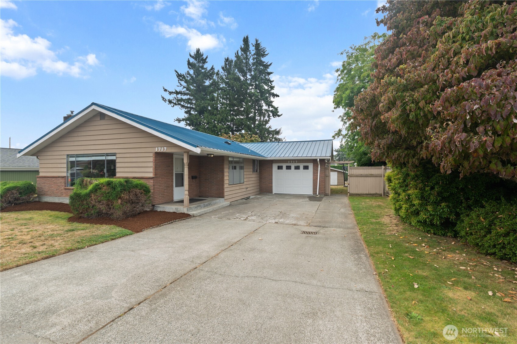 1717 E Street Lynden WA 98264