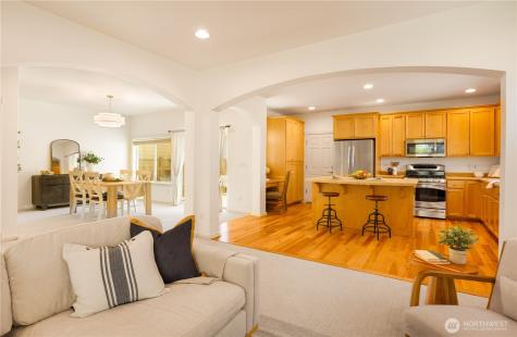 2055 Larchmount Drive NE Issaquah WA 98029