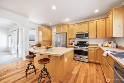 2055 Larchmount Drive NE Issaquah WA 98029