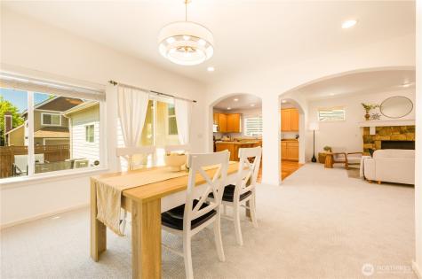 2055 Larchmount Drive NE Issaquah WA 98029