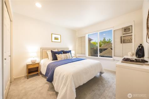 2055 Larchmount Drive NE Issaquah WA 98029