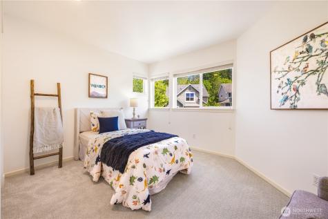 2055 Larchmount Drive NE Issaquah WA 98029