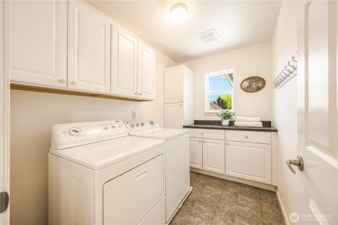 2055 Larchmount Drive NE Issaquah WA 98029