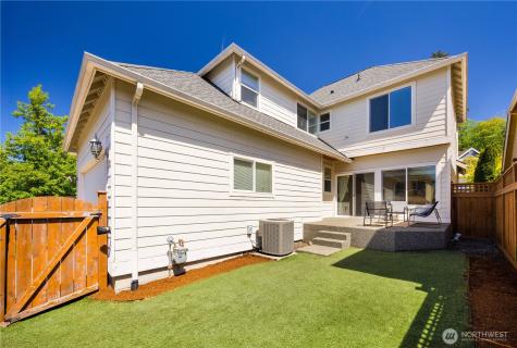 2055 Larchmount Drive NE Issaquah WA 98029