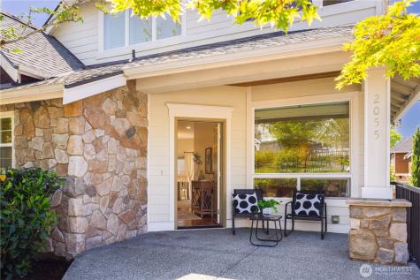 2055 Larchmount Drive NE Issaquah WA 98029