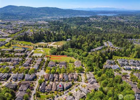 2055 Larchmount Drive NE Issaquah WA 98029