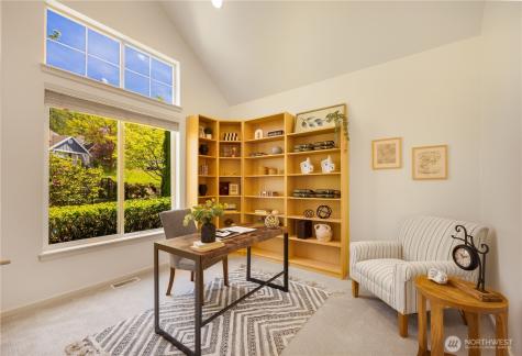 2055 Larchmount Drive NE Issaquah WA 98029