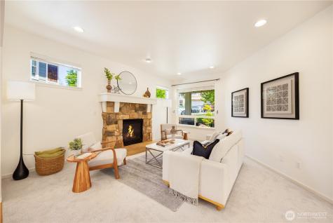 2055 Larchmount Drive NE Issaquah WA 98029