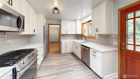 18415 60th Place NE Kenmore WA 98028