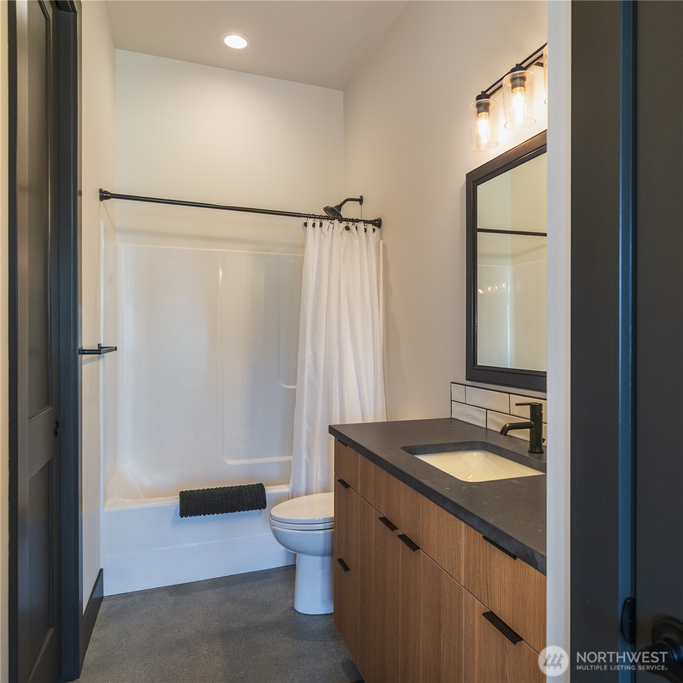 391 Porcupine Lane Chelan WA 98816