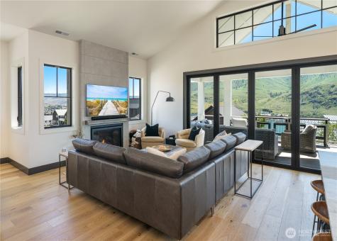 391 Porcupine Lane Chelan WA 98816