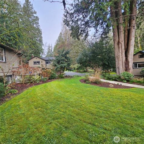 9380 Ferncliff Avenue NE Bainbridge Island WA 98110