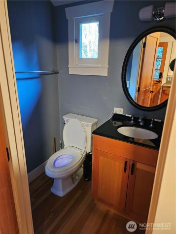9380 Ferncliff Avenue NE Bainbridge Island WA 98110
