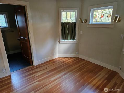 9380 Ferncliff Avenue NE Bainbridge Island WA 98110