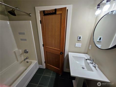 9380 Ferncliff Avenue NE Bainbridge Island WA 98110