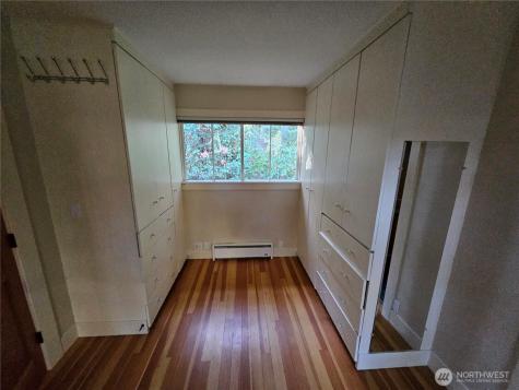 9380 Ferncliff Avenue NE Bainbridge Island WA 98110