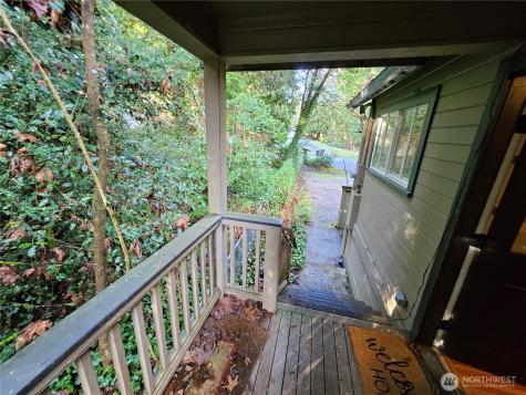 9380 Ferncliff Avenue NE Bainbridge Island WA 98110