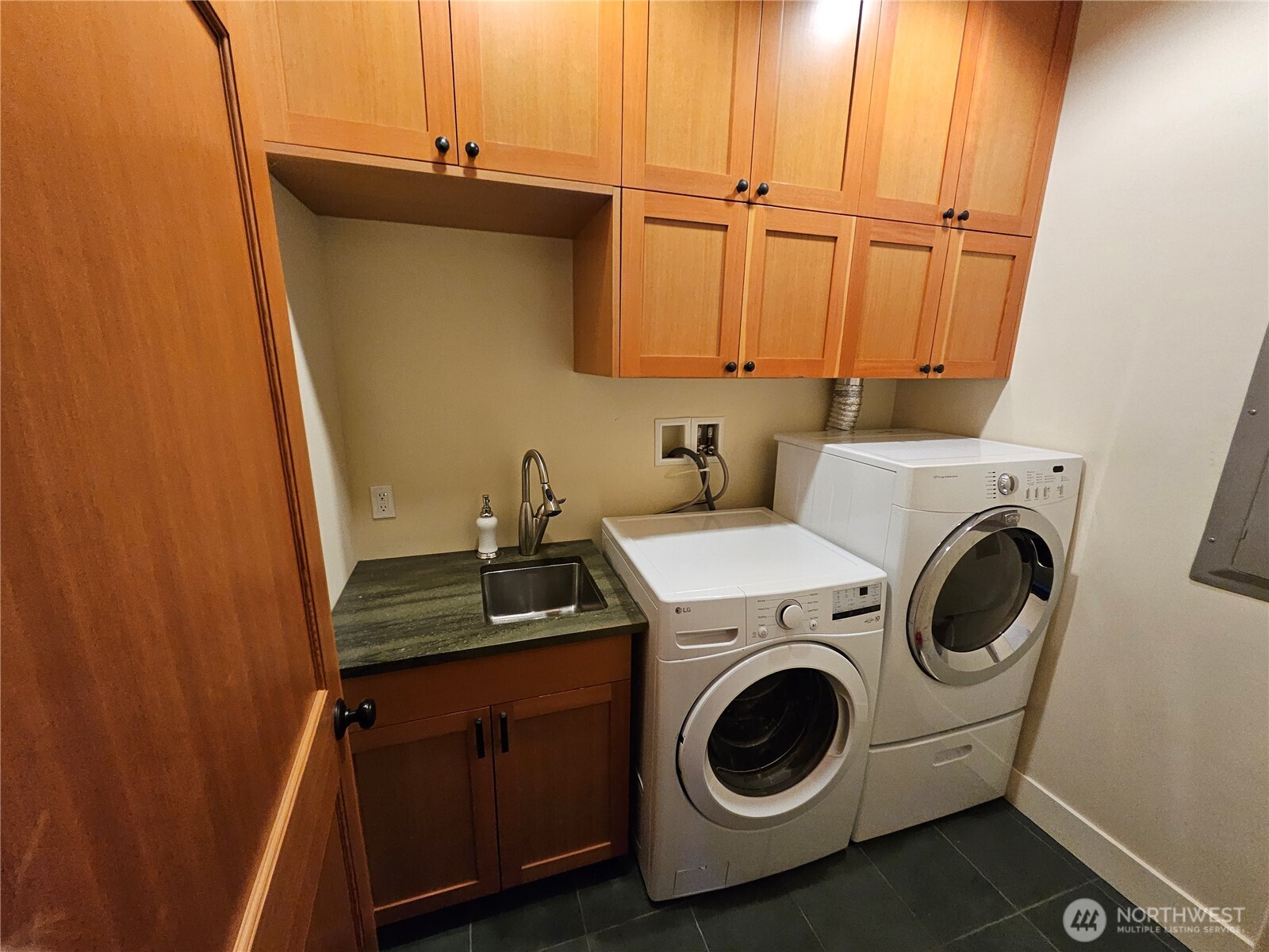 9380 Ferncliff Avenue NE Bainbridge Island WA 98110