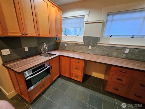 9380 Ferncliff Avenue NE Bainbridge Island WA 98110