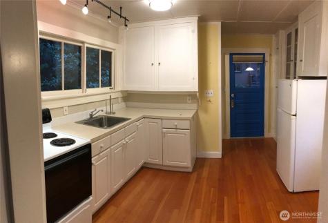 9380 Ferncliff Avenue NE Bainbridge Island WA 98110