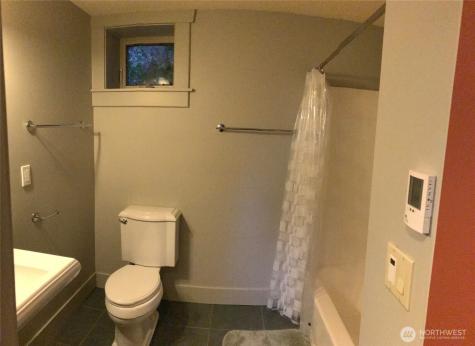 9380 Ferncliff Avenue NE Bainbridge Island WA 98110