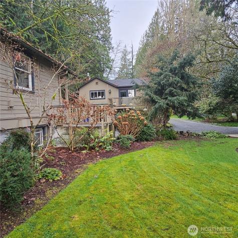 9380 Ferncliff Avenue NE Bainbridge Island WA 98110