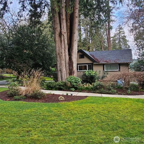 9380 Ferncliff Avenue NE Bainbridge Island WA 98110