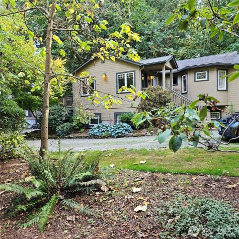 9380 Ferncliff Avenue NE Bainbridge Island WA 98110