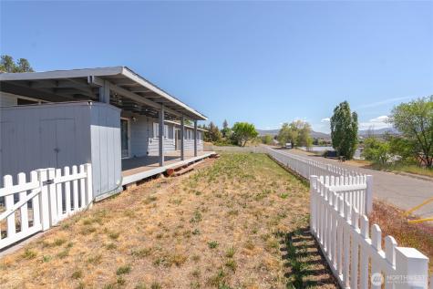 504 Ash Street Omak WA 98841