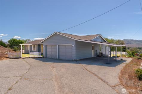 504 Ash Street Omak WA 98841
