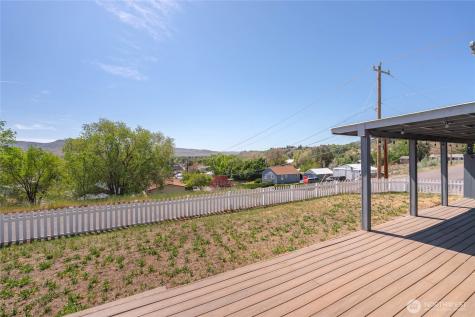 504 Ash Street Omak WA 98841