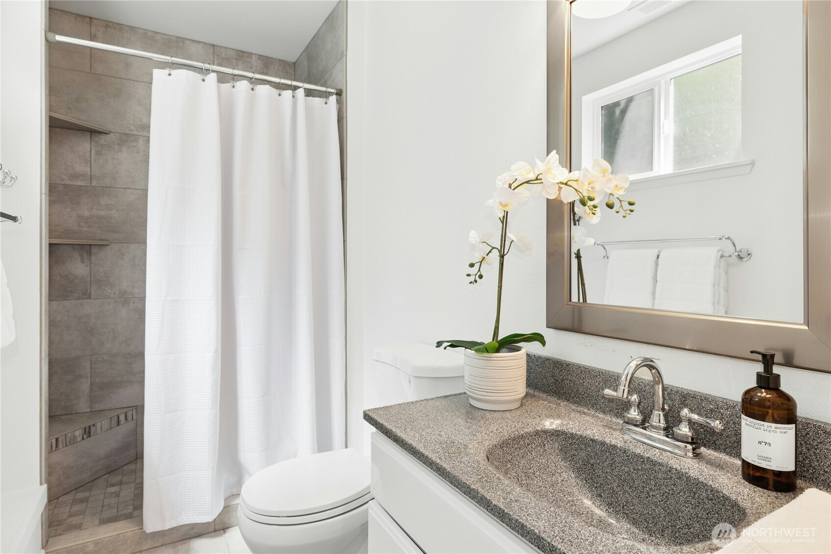 2051 NE Bartre Court Poulsbo WA 98370