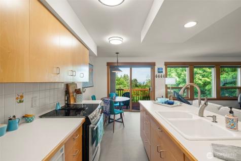 532 Whitecap Road Bellingham WA 98229