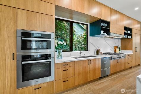 10823 SE 12th Street Bellevue WA 98004