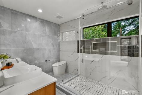 10823 SE 12th Street Bellevue WA 98004