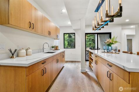 10823 SE 12th Street Bellevue WA 98004