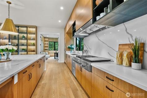 10823 SE 12th Street Bellevue WA 98004