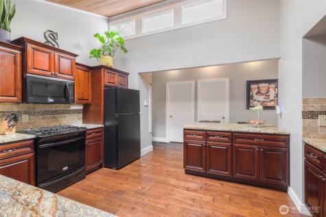 28313 183rd Avenue SE Kent WA 98042