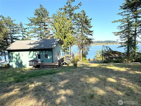 497 Chinook Way Center Island WA 98261