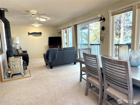 497 Chinook Way Center Island WA 98261