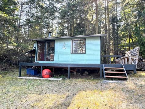 497 Chinook Way Center Island WA 98261