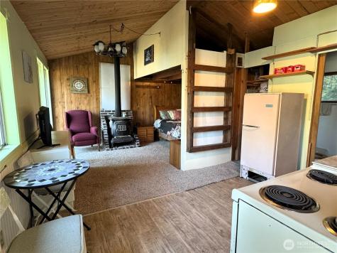 497 Chinook Way Center Island WA 98261