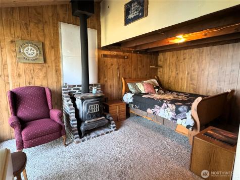 497 Chinook Way Center Island WA 98261
