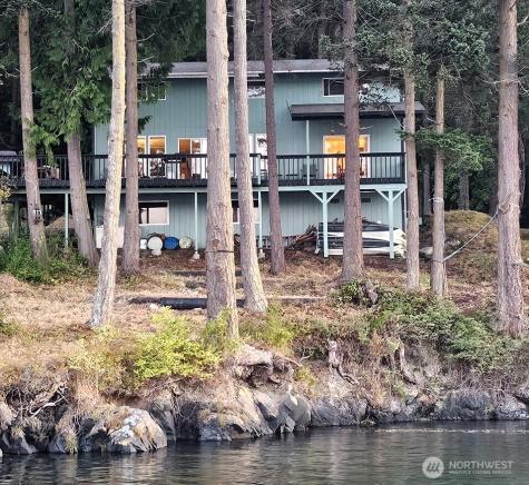 497 Chinook Way Center Island WA 98261