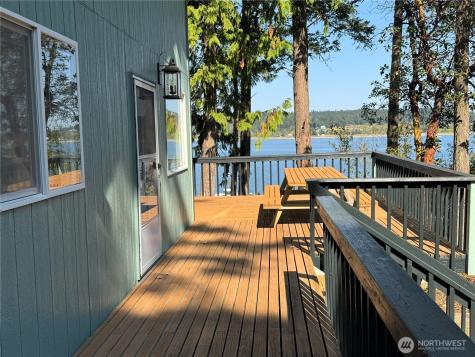 497 Chinook Way Center Island WA 98261