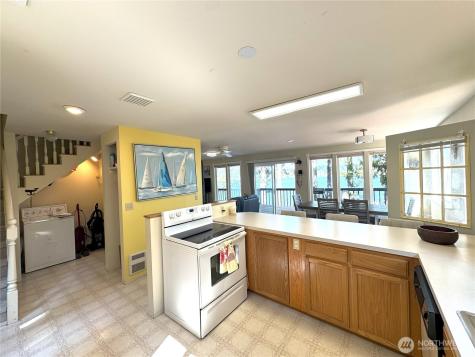 497 Chinook Way Center Island WA 98261