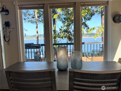 497 Chinook Way Center Island WA 98261